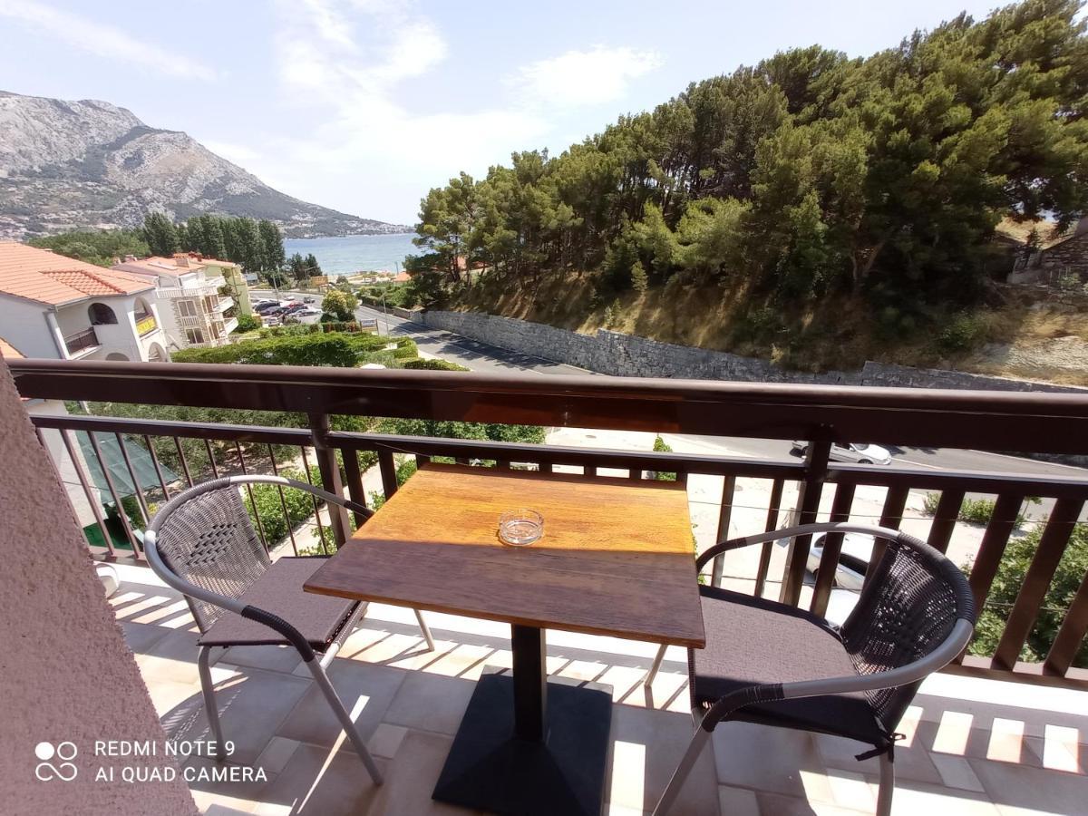 Apartments Mihovil Omis Bagian luar foto