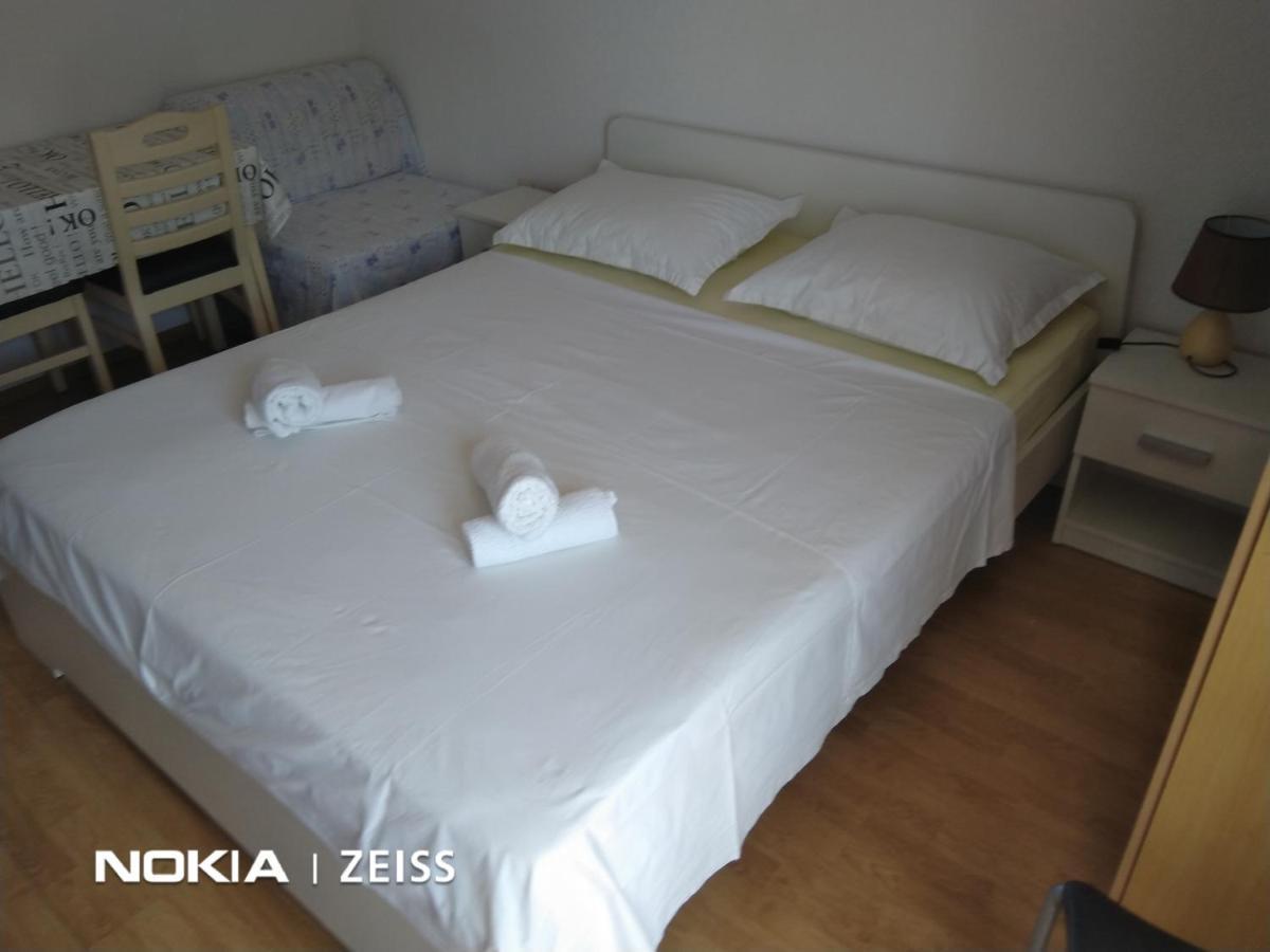 Apartments Mihovil Omis Bagian luar foto