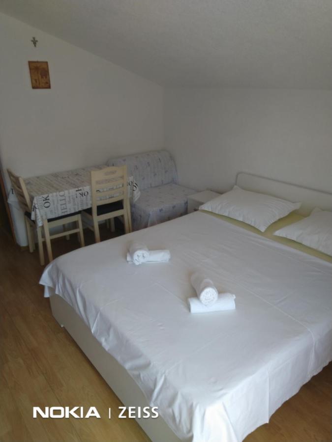 Apartments Mihovil Omis Bagian luar foto