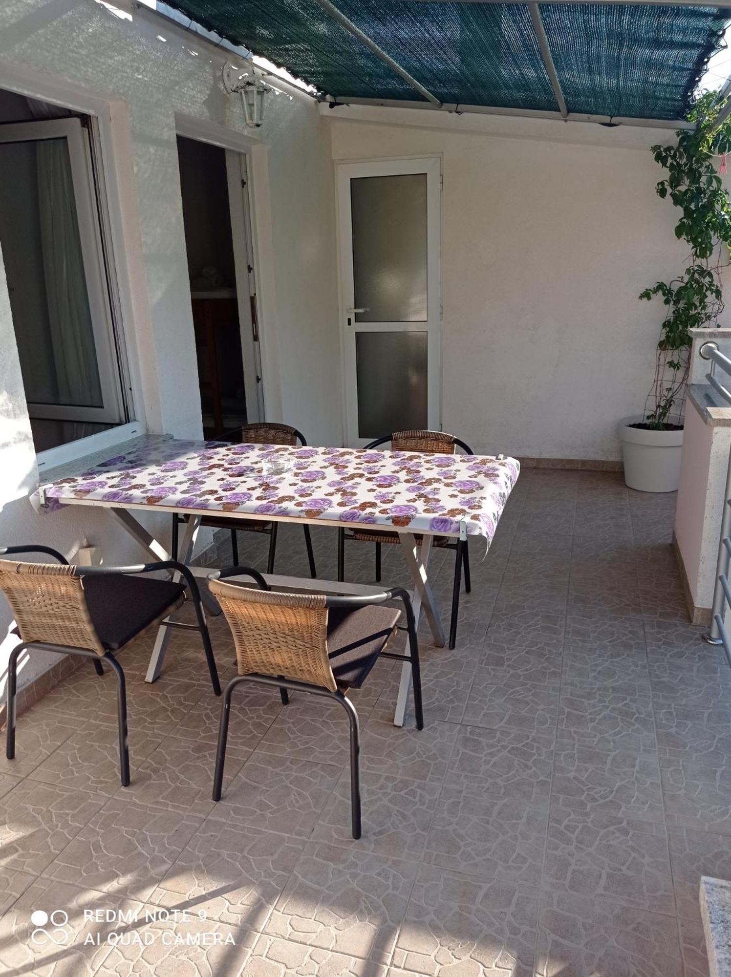 Apartments Mihovil Omis Ruang foto